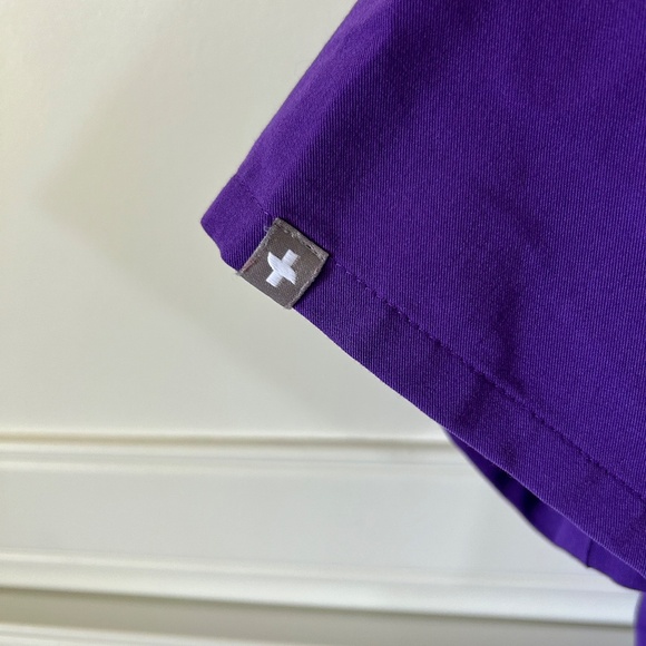 Figs Casma Three-Pocket Scrub Top - Picture 4 of 6